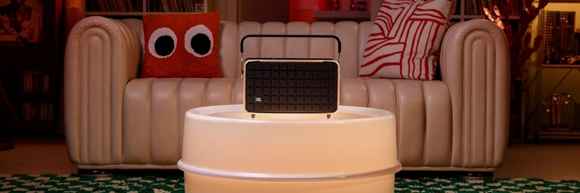 JBL Authentics 300